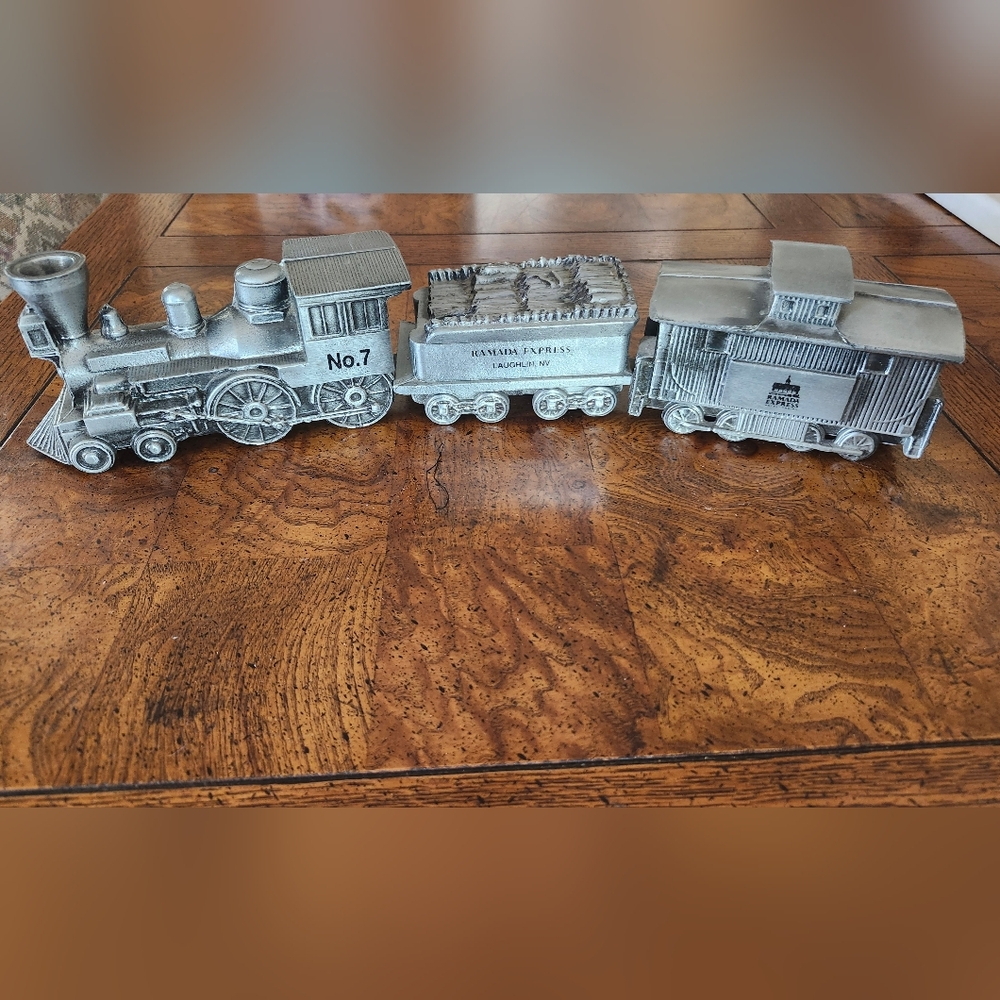 vintage 1974 Banthrico HEINZ 57 die-cast metal train coin bank set.